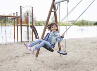 2021 Gaasperplas meisje schommel