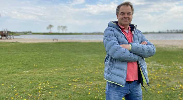 20210527 Ingomar Klaui eigenaar paviljoen a/d Plas