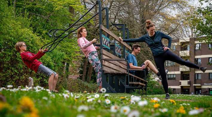De beweegbank aan de Ouderkerkerplas