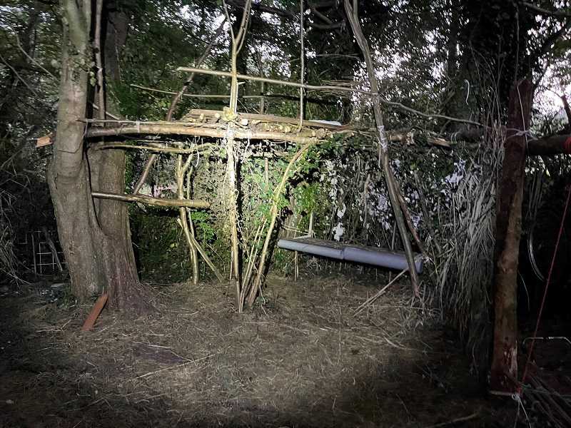 2021 Boomhut verwijderen 2 // boshut_verwijderen_1_-_klein.jpg (94 K)