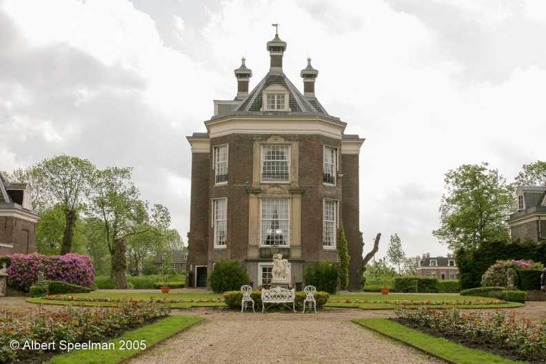 2021 Buitenplaats Oostermeer inclusief tuin - Foto Albert Speelman // oostermeer_buitenplaats_foto_albert_speelman.jpeg (45 K)