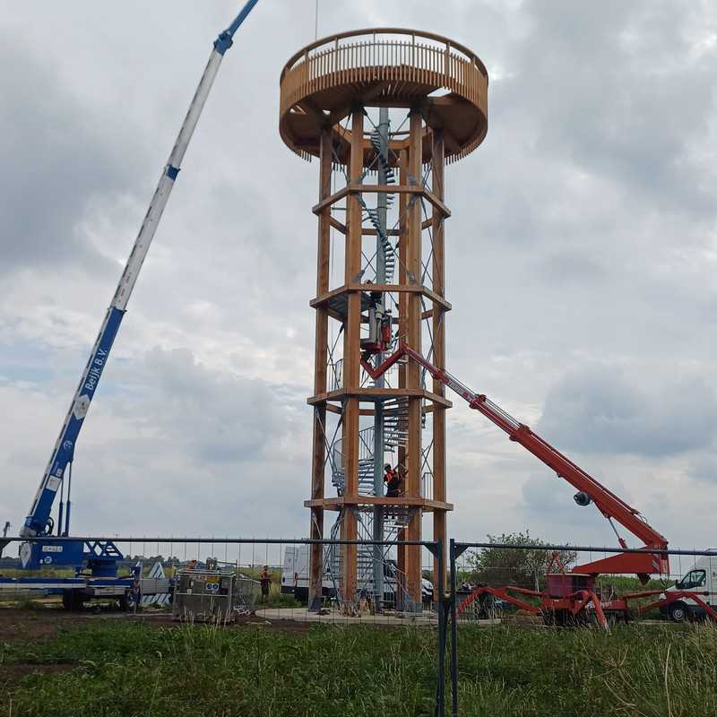 Uitkijkplateau op de toren Ronde Hoep is geplaatst