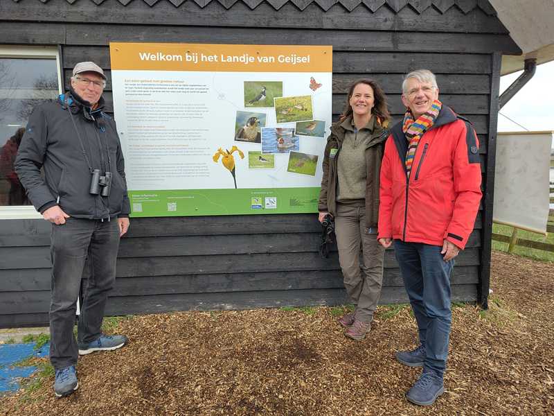 2026 Onthulling weidevogelbord Landje van Geijsel // 2026_onthulling_bord_-_web.jpg (72 K)